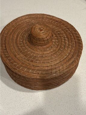 Tortilla Round Woven Basket with Lid